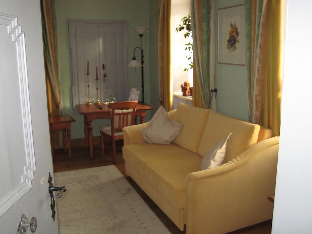 Der Patrizierhof - Weingut Gasthof Hotel - Familie Grebner Grosslangheim 客房 照片
