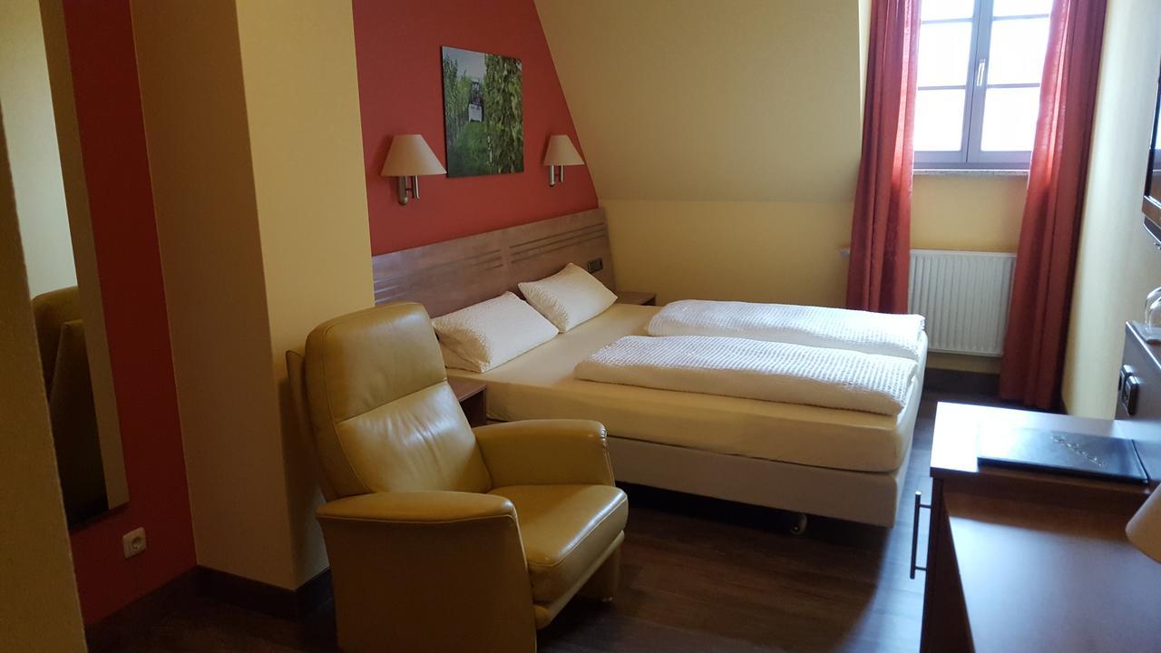Der Patrizierhof - Weingut Gasthof Hotel - Familie Grebner Grosslangheim 外观 照片